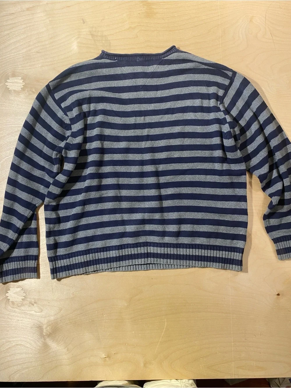 Tommy Hilfiger Men’s Navy and Gray Striped Crewneck Sweater XL (SX)